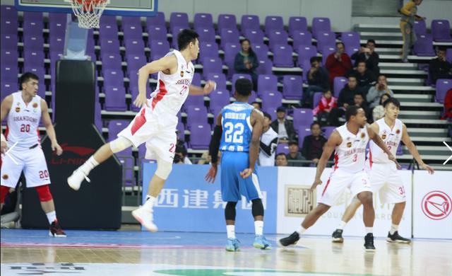 山东男篮外援动态更新，新变化带来自信与成就感提升