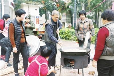 与自然美景的邂逅，寻找内心平和与宁静的大锅之旅