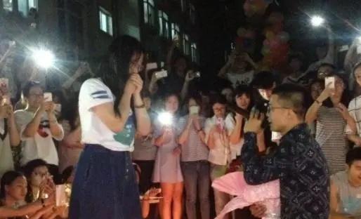 大学交换女友最新指南，一步步走向新的情感旅程