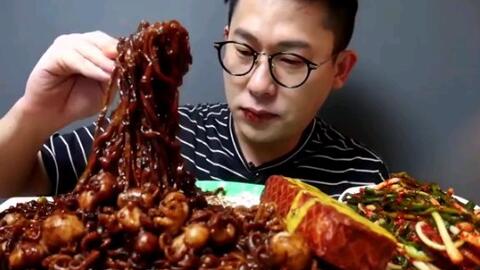 大侠八爪鱼美食盛宴，友情与味觉的双重享受最新视频